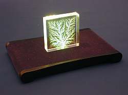 Edge Discharge, Amber lighting