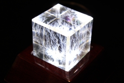 Style LF2A Cube on LM2699 Light Base