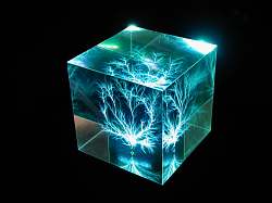Cube illuminated by LP3 Light Base - aqua